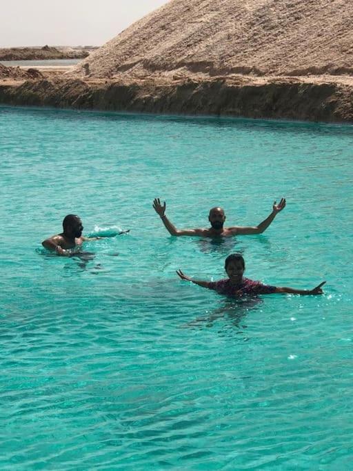 PARADISE HOSTING GROUP SIWA-APR